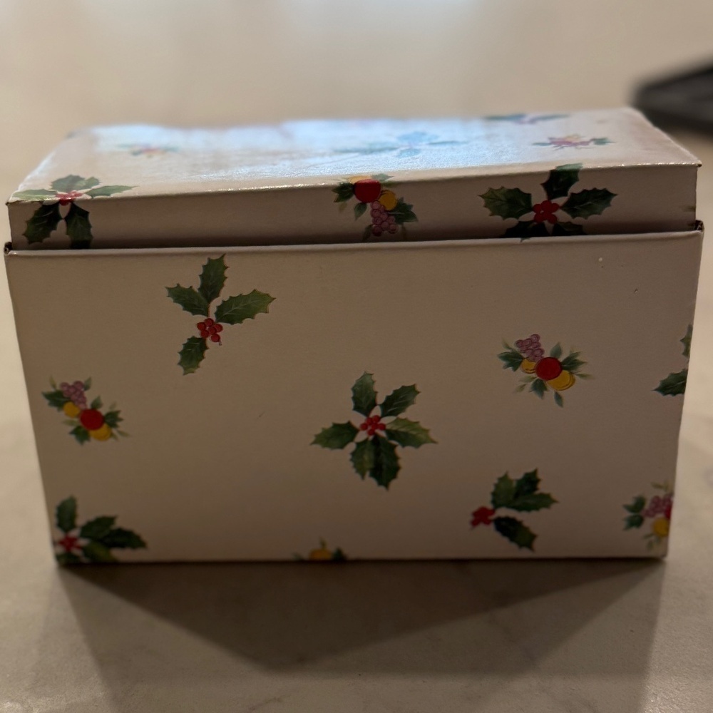 Mikasa Christmas Sugar Bowl and Creamer EUC - Picture 6 of 10